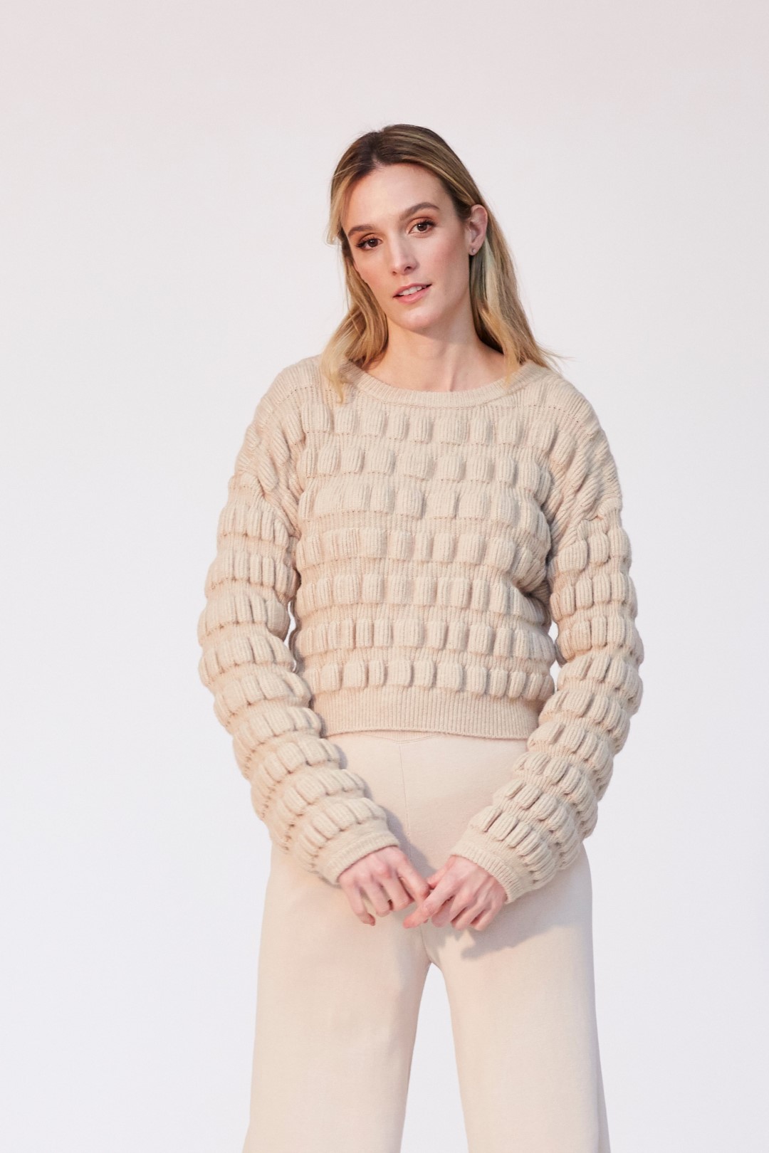Crop knit sweater  puffy texture