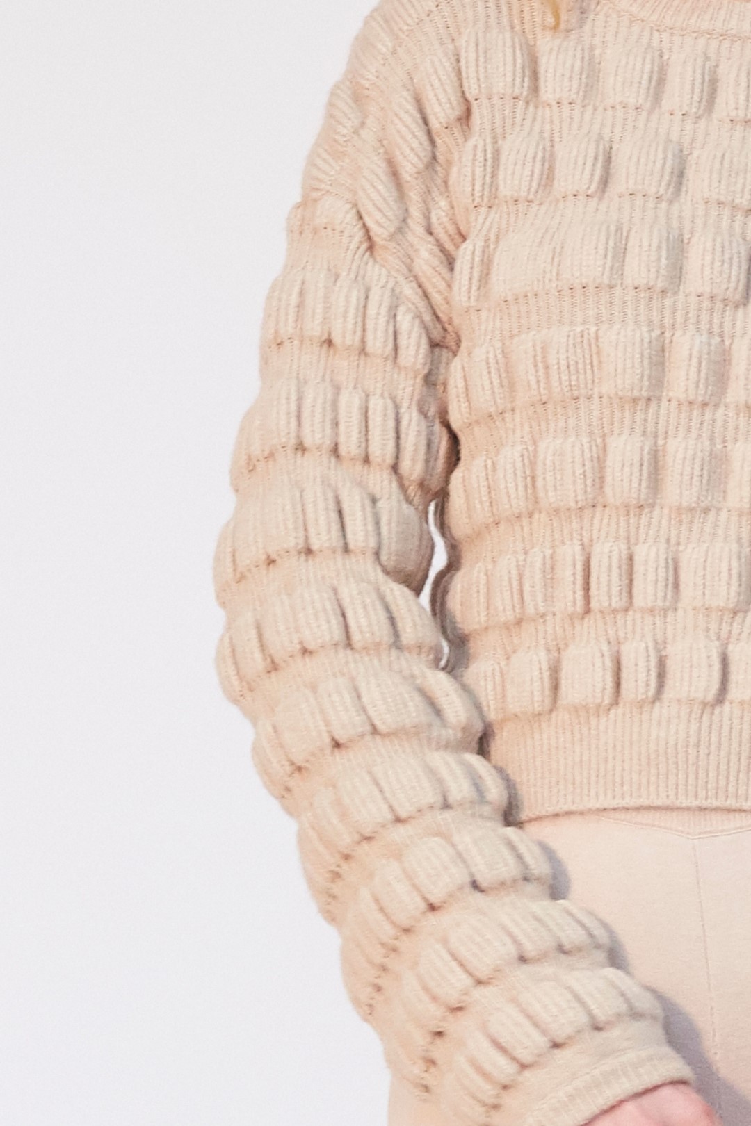 Crop knit sweater  puffy texture