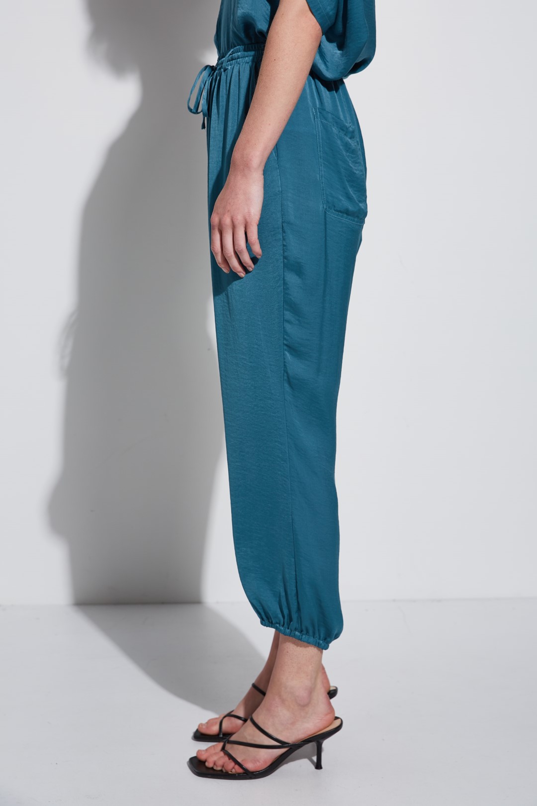 Trousers with elasticband on the waist