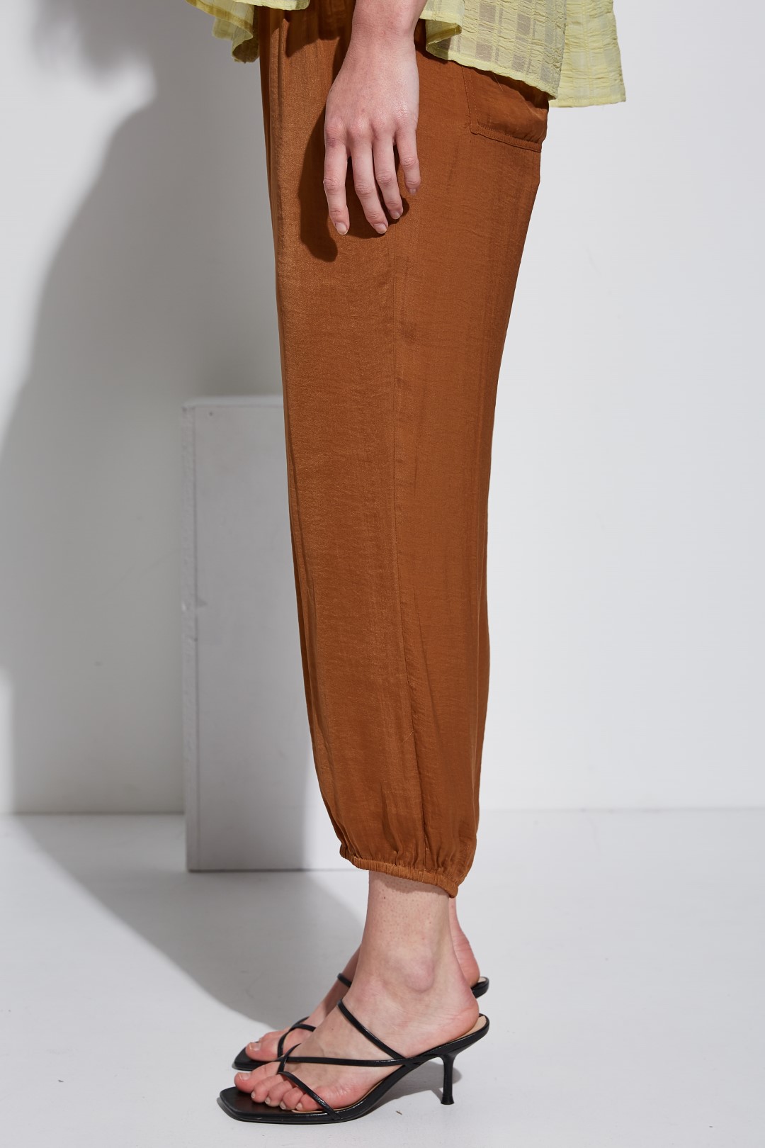 Trousers with elasticband on the waist