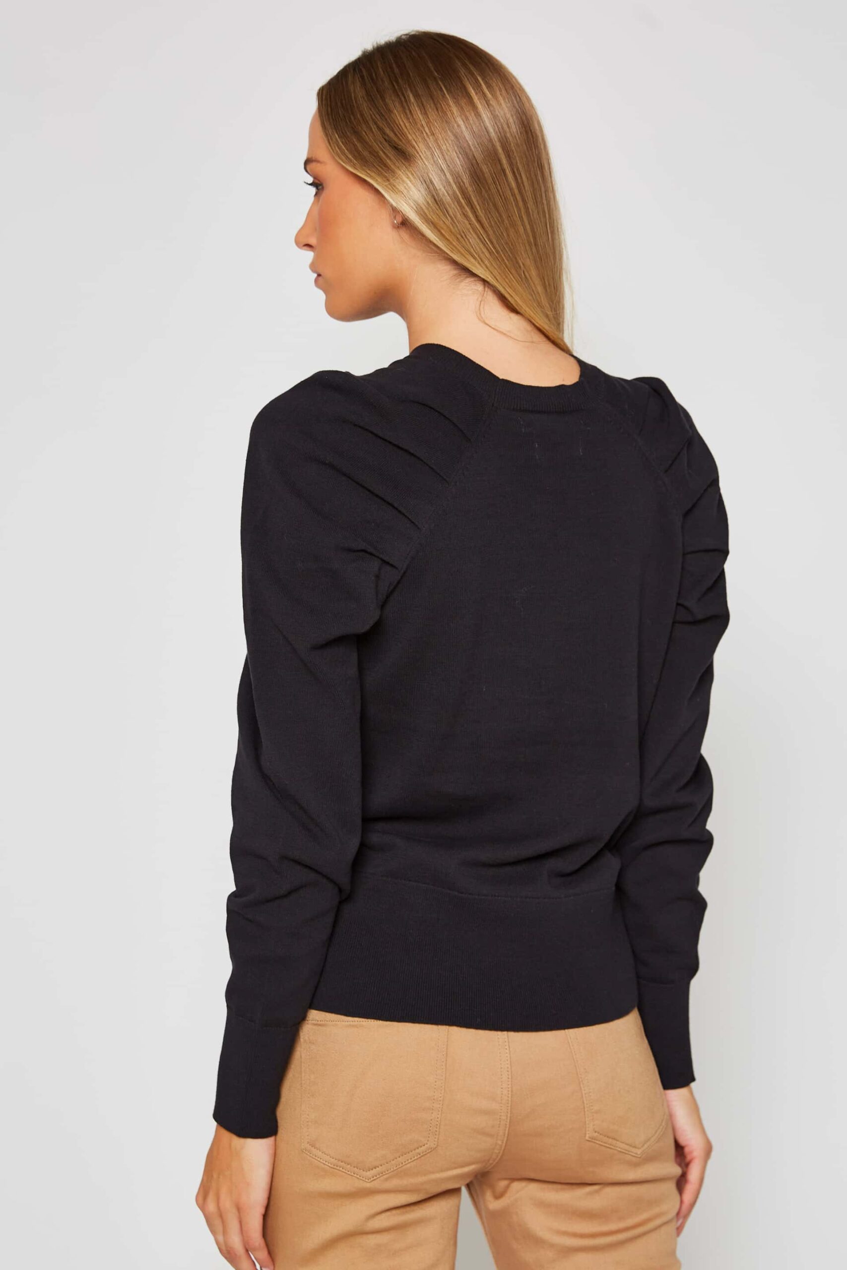 Sweater with pleats