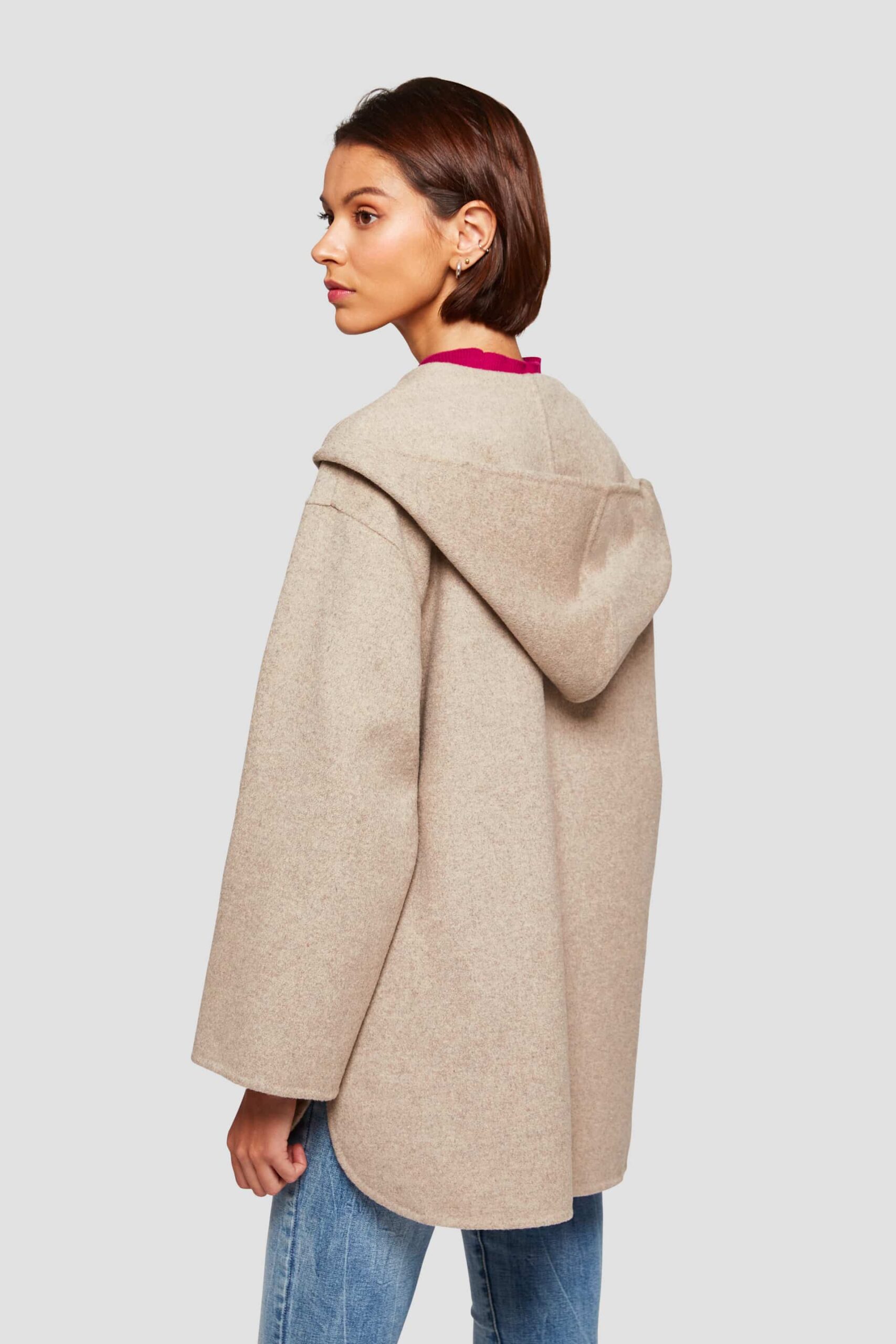 Chaquetón de lana con capucha